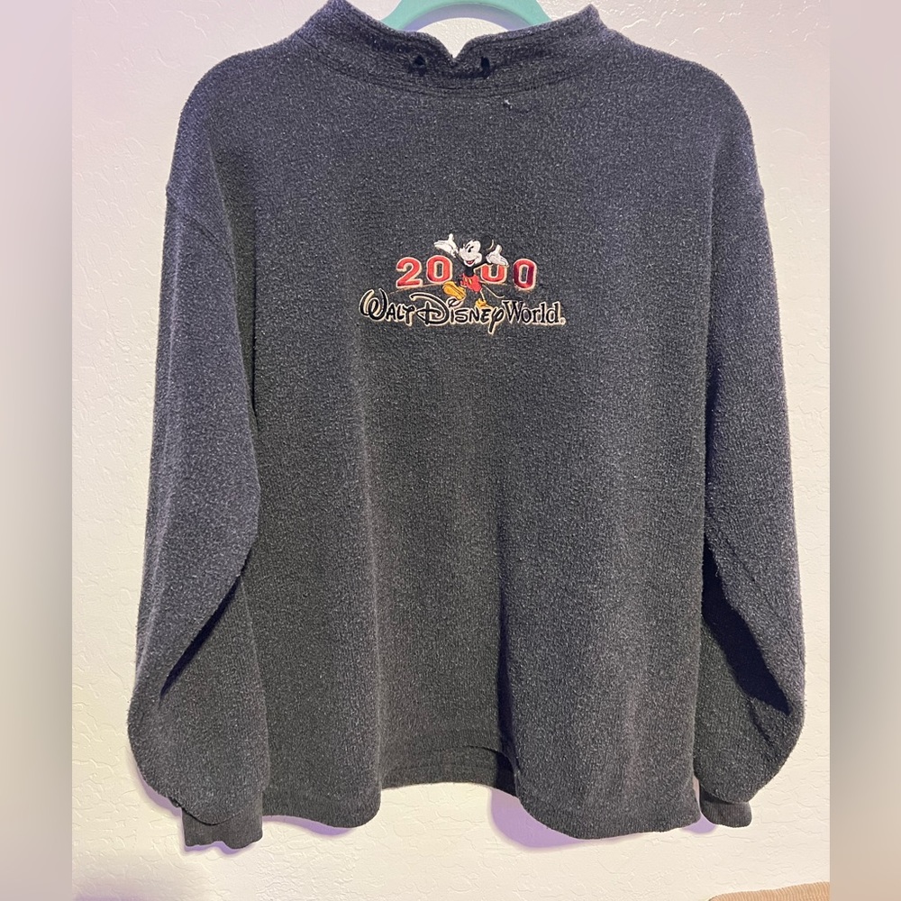 Flees vintage Disney crew